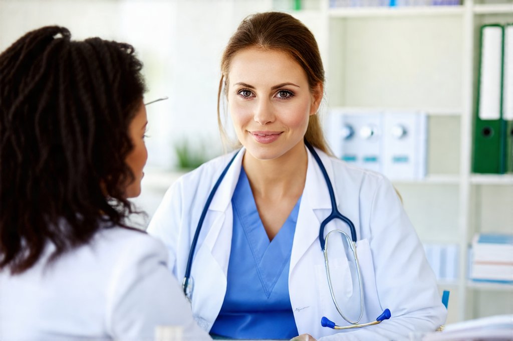 Should Women Drink More Water With UTIs?