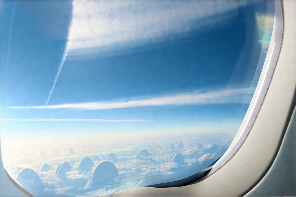 How to stay comfortable during long flights with a weak bladder